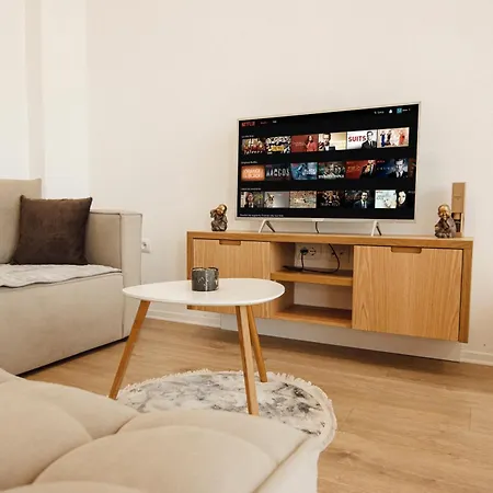 Helia Luxury New Boulevard * ティラナ