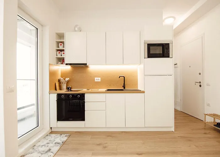 Helia Luxury New Boulevard アパート