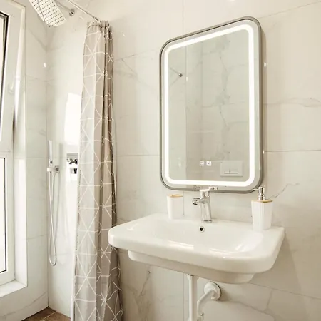 Helia Luxury New Boulevard Apartment *